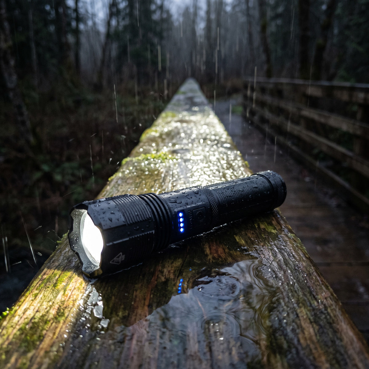 Taschenlampe im Regen, Schutzart IPX5